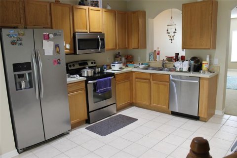 Townhouse in Fish Hawk, Florida 2 bedrooms, 115.94 sq.m. № 2237221 - photo 5