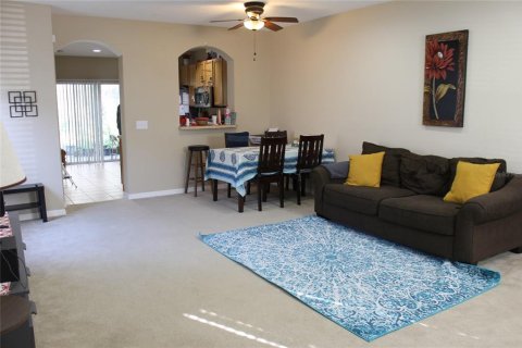 Townhouse in Fish Hawk, Florida 2 bedrooms, 115.94 sq.m. № 2237221 - photo 3