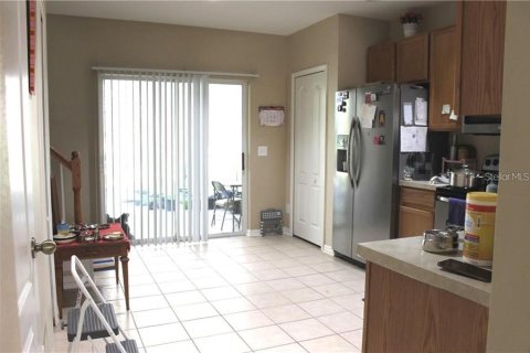 Townhouse in Fish Hawk, Florida 2 bedrooms, 115.94 sq.m. № 2237221 - photo 4