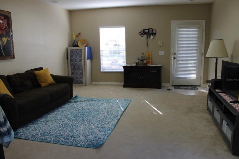 Townhouse in Fish Hawk, Florida 2 bedrooms, 115.94 sq.m. № 2237221 - photo 2