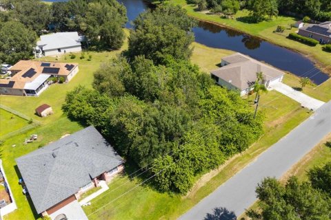 Land in Kissimmee, Florida № 1895196 - photo 1