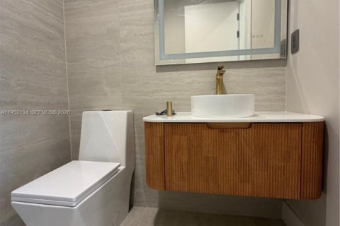 Casa en venta en Hollywood, Florida, 4 dormitorios, 246.84 m2 № 2007453 - foto 20