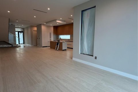 Casa en venta en Hollywood, Florida, 4 dormitorios, 246.84 m2 № 2007453 - foto 12