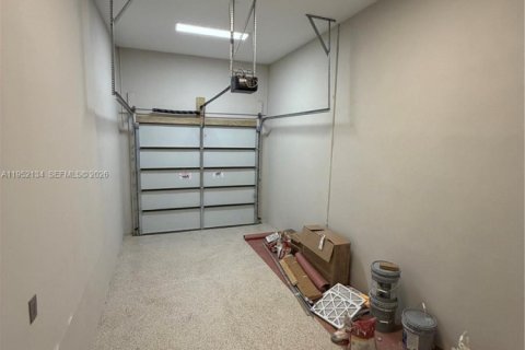 Casa en venta en Hollywood, Florida, 4 dormitorios, 246.84 m2 № 2007453 - foto 18