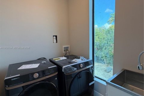 Casa en venta en Hollywood, Florida, 4 dormitorios, 246.84 m2 № 2007453 - foto 27