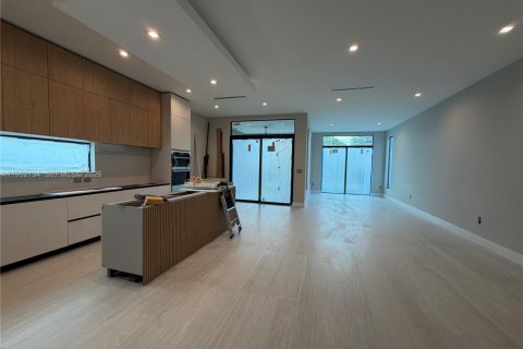 Casa en venta en Hollywood, Florida, 4 dormitorios, 246.84 m2 № 2007453 - foto 17