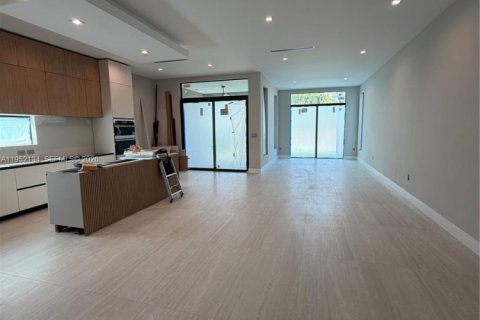 Casa en venta en Hollywood, Florida, 4 dormitorios, 246.84 m2 № 2007453 - foto 24