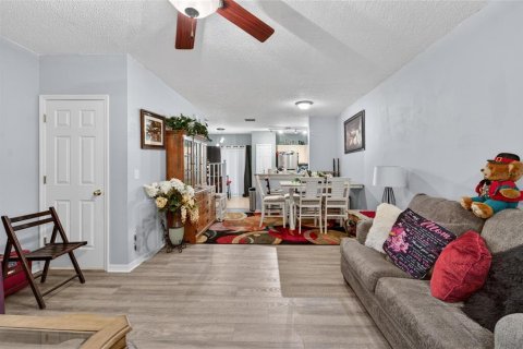 Townhouse in Riverview, Florida 3 bedrooms, 131.18 sq.m. № 2150850 - photo 8
