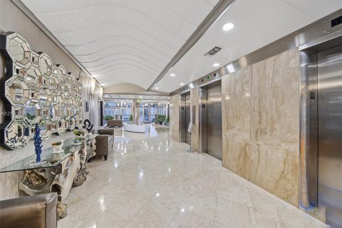 Condo in Hollywood, Florida, 2 bedrooms  № 2401366