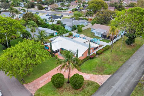 Villa ou maison à louer à Delray Beach, Floride: 4 chambres, 155.52 m2 № 2292366 - photo 5