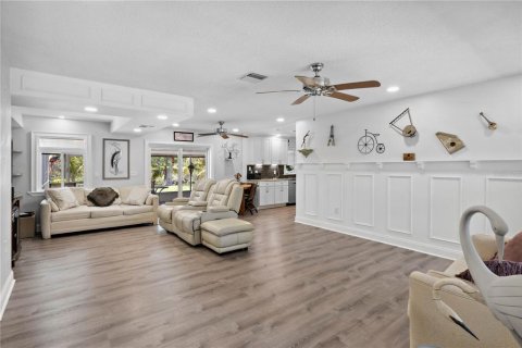 House in Port Charlotte, Florida 3 bedrooms, 130.53 sq.m. № 1765466 - photo 13