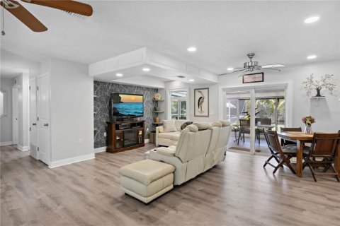 House in Port Charlotte, Florida 3 bedrooms, 130.53 sq.m. № 1765466 - photo 16