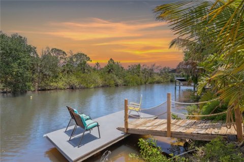House in Port Charlotte, Florida 3 bedrooms, 130.53 sq.m. № 1765466 - photo 4