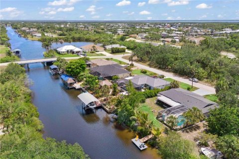 House in Port Charlotte, Florida 3 bedrooms, 130.53 sq.m. № 1765466 - photo 8