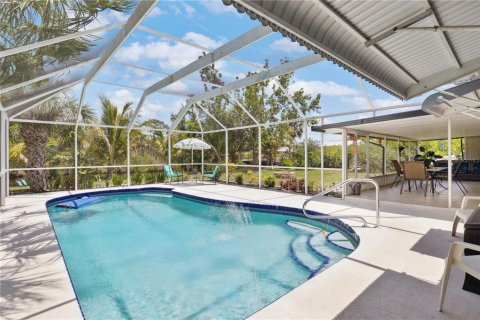 House in Port Charlotte, Florida 3 bedrooms, 130.53 sq.m. № 1765466 - photo 21