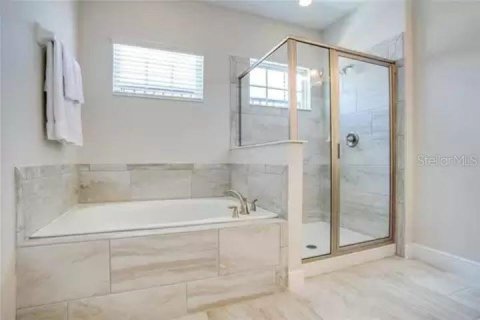 House in Kissimmee, Florida 6 bedrooms, 297.57 sq.m. № 1537092 - photo 30