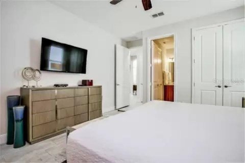 House in Kissimmee, Florida 6 bedrooms, 297.57 sq.m. № 1537092 - photo 22
