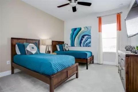 House in Kissimmee, Florida 6 bedrooms, 297.57 sq.m. № 1537092 - photo 24
