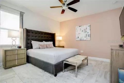 House in Kissimmee, Florida 6 bedrooms, 297.57 sq.m. № 1537092 - photo 23