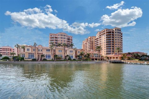 Condo in Clearwater, Florida, 3 bedrooms  № 1628636 - photo 2
