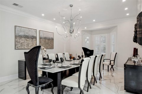 Casa en venta en Tampa, Florida, 5 dormitorios, 612.23 m2 № 1843301 - foto 6
