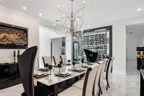 Casa en venta en Tampa, Florida, 5 dormitorios, 612.23 m2 № 1843301 - foto 7