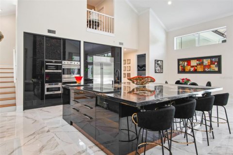 Casa en venta en Tampa, Florida, 5 dormitorios, 612.23 m2 № 1843301 - foto 11