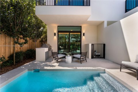 Купить таунхаус в Майами, Флорида 3 спальни, 162.11м2, № 1939745 - фото 13