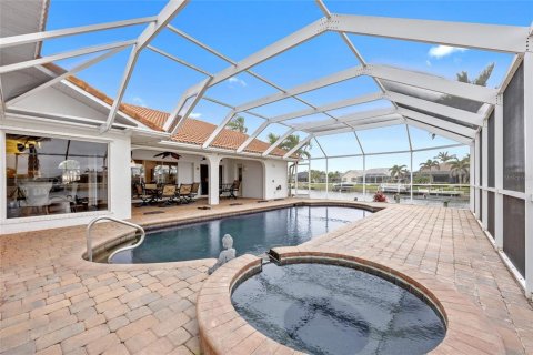 House in Punta Gorda, Florida 3 bedrooms, 269.79 sq.m. № 1636648 - photo 30
