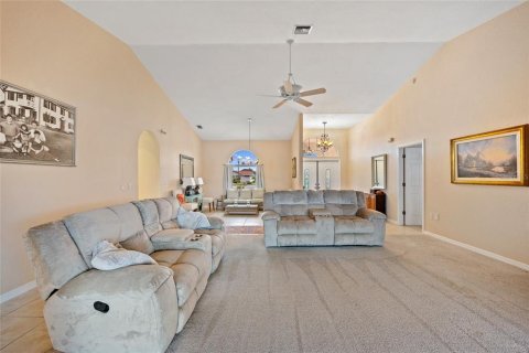 House in Punta Gorda, Florida 3 bedrooms, 269.79 sq.m. № 1636648 - photo 10