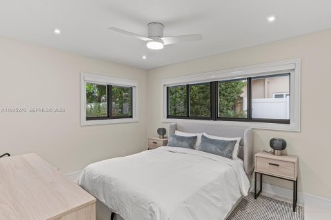 House in Pompano Beach, Florida 4 bedrooms, 174.66 sq.m. № 2002255 - photo 19