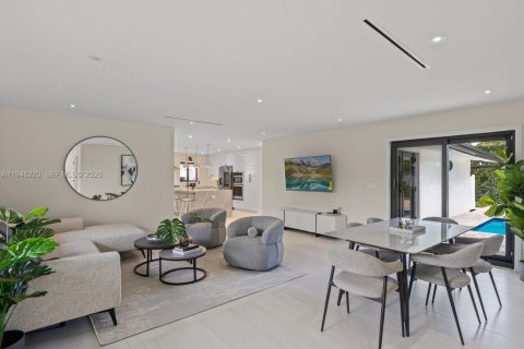 House in Pompano Beach, Florida 4 bedrooms, 174.66 sq.m. № 2002255 - photo 6