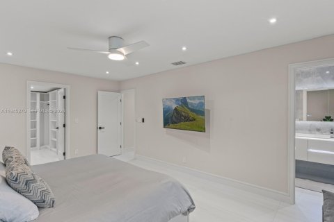 House in Pompano Beach, Florida 4 bedrooms, 174.66 sq.m. № 2002255 - photo 14