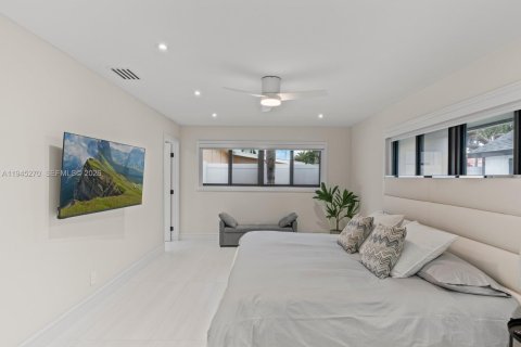 House in Pompano Beach, Florida 4 bedrooms, 174.66 sq.m. № 2002255 - photo 17