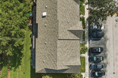 Townhouse in Weston, Florida 2 bedrooms, 103.12 sq.m. № 2411198 - photo 23