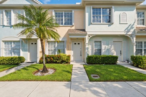 Townhouse in Weston, Florida 2 bedrooms, 103.12 sq.m. № 2411198