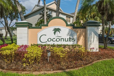 Townhouse in Weston, Florida 2 bedrooms, 103.12 sq.m. № 2411198 - photo 25