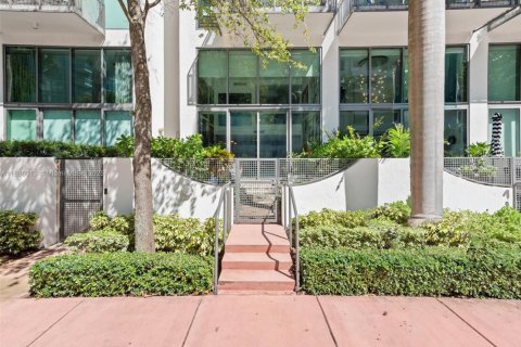 Condominio en venta en Miami Beach, Florida, 2 dormitorios, 157.93 m2 № 1933424 - foto 12