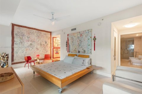 Condominio en venta en Miami Beach, Florida, 2 dormitorios, 157.93 m2 № 1933424 - foto 15