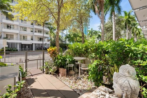 Condominio en venta en Miami Beach, Florida, 2 dormitorios, 157.93 m2 № 1933424 - foto 3