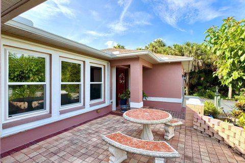 Casa en venta en North Port, Florida, 3 dormitorios, 162.58 m2 № 2259377 - foto 2