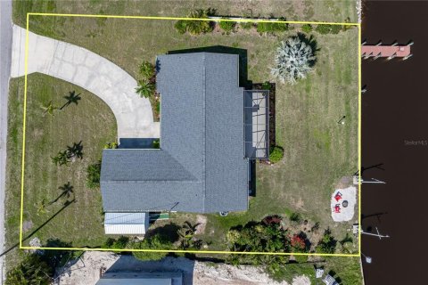 House in Punta Gorda, Florida 3 bedrooms, 167.97 sq.m. № 1578301 - photo 19