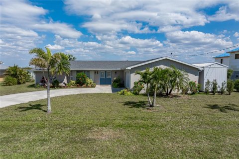 House in Punta Gorda, Florida 3 bedrooms, 167.97 sq.m. № 1578301 - photo 21