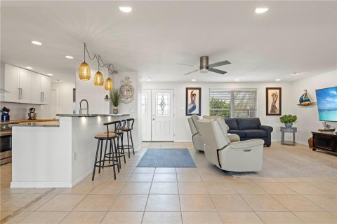 House in Punta Gorda, Florida 3 bedrooms, 167.97 sq.m. № 1578301 - photo 8