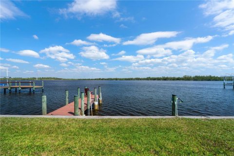 House in Punta Gorda, Florida 3 bedrooms, 167.97 sq.m. № 1578301 - photo 9