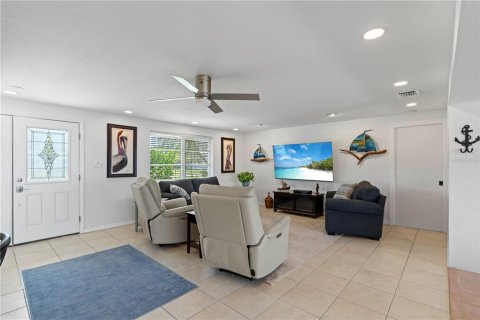 House in Punta Gorda, Florida 3 bedrooms, 167.97 sq.m. № 1578301 - photo 25