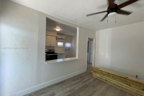 Villa ou maison à louer à Pompano Beach, Floride: 1 chambre, 470.27 m2 № 1786941 - photo 3