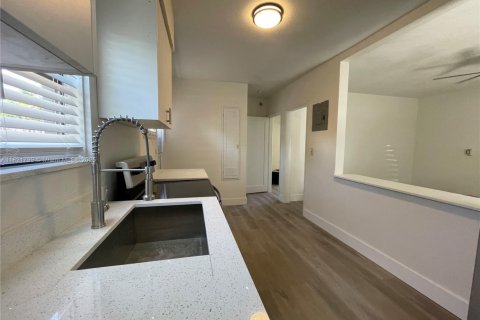 Villa ou maison à louer à Pompano Beach, Floride: 1 chambre, 470.27 m2 № 1786941 - photo 5