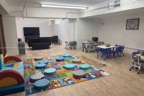 Снять в аренду кондоминиум в Майами-Бич, Флорида 2 спальни, 110.55м2, № 2080466 - фото 29