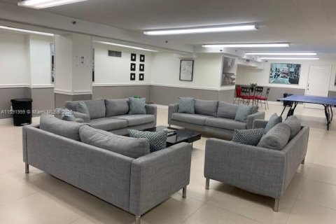 Снять в аренду кондоминиум в Майами-Бич, Флорида 2 спальни, 110.55м2, № 2080466 - фото 26